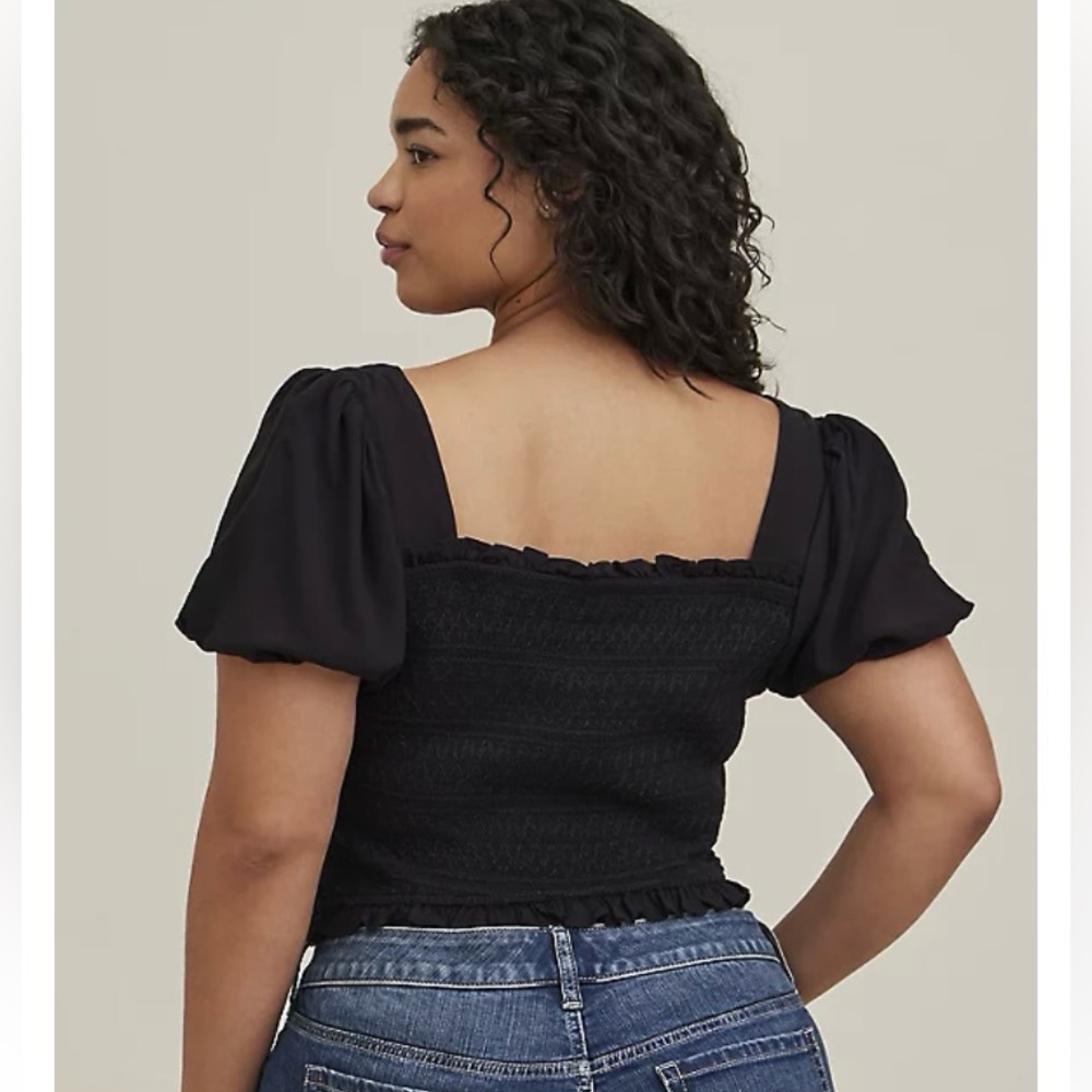 NEW Torrid Challis Smocked Puff Sleeve Crop Top NWT - Picture 3 of 5